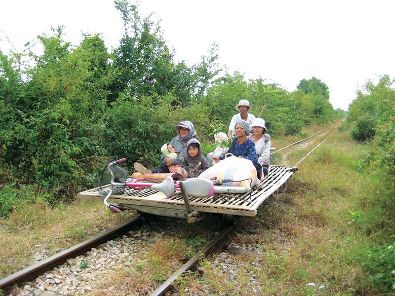 hk_c_Paul Arps@flickr_Bamboo train Battambang.jpg