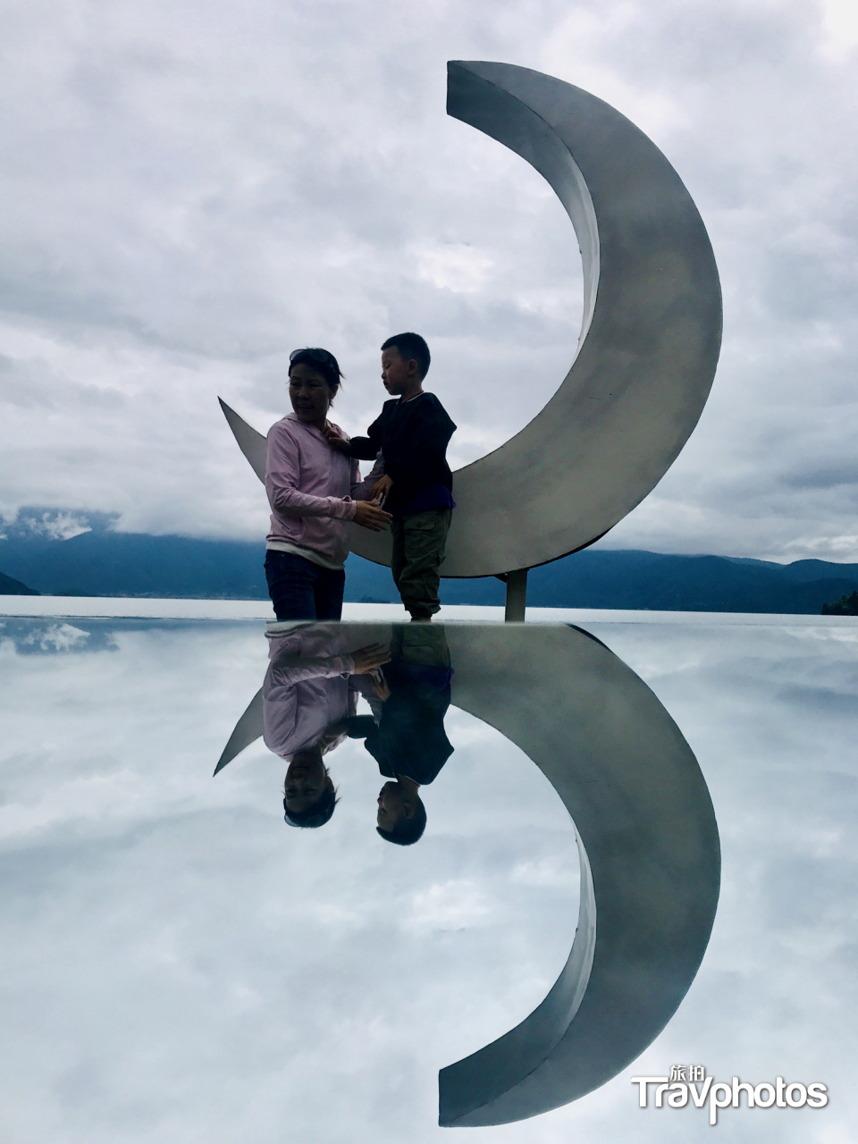 hk_c_【初見瀘沽湖】 作者：唐玲（冰冰糖）.png