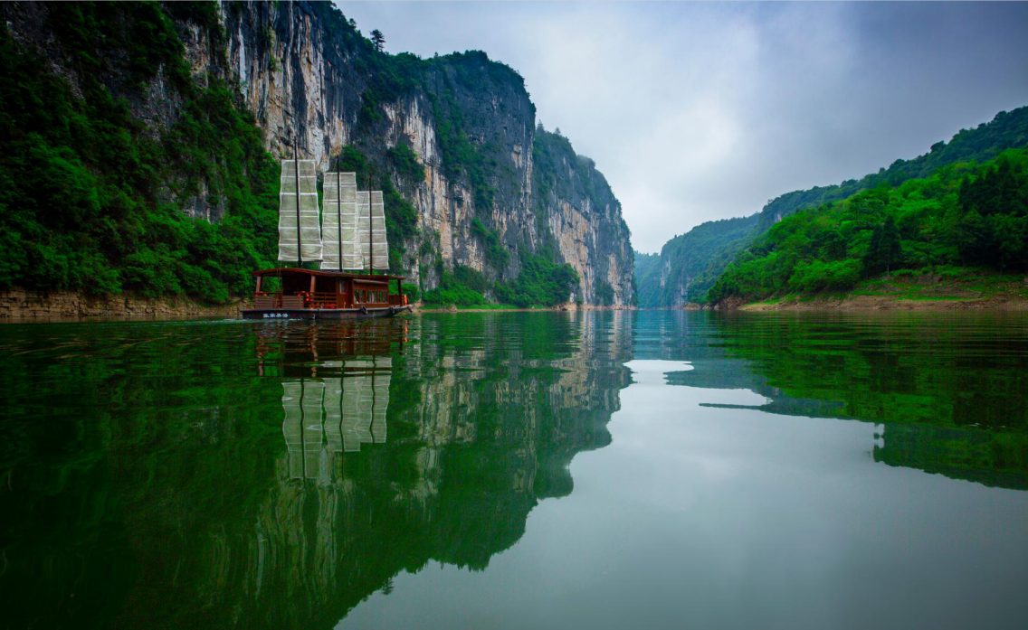 hk_c_馮亮 《畫中遊》.png