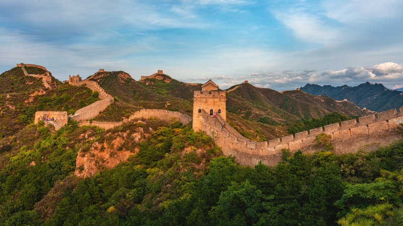 hk_c_《金山嶺長城》由尼康D850攝於2020年九月。 蜿蜒的金山嶺長城宛如一條蛟龍橫卧在山間，有光有影更顯錯落有致 章原.jpg