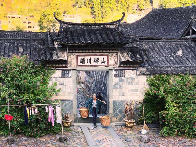 hk_c_歸倉  2020年10月24日攝於浙江泰順，农民秋收的糧食挑入家中，確保糧食安全  吳建敏.jpeg