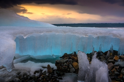 hk_c_8、賽里木湖冰雪與鳥 新疆賽里木湖 曹巨波.jpeg