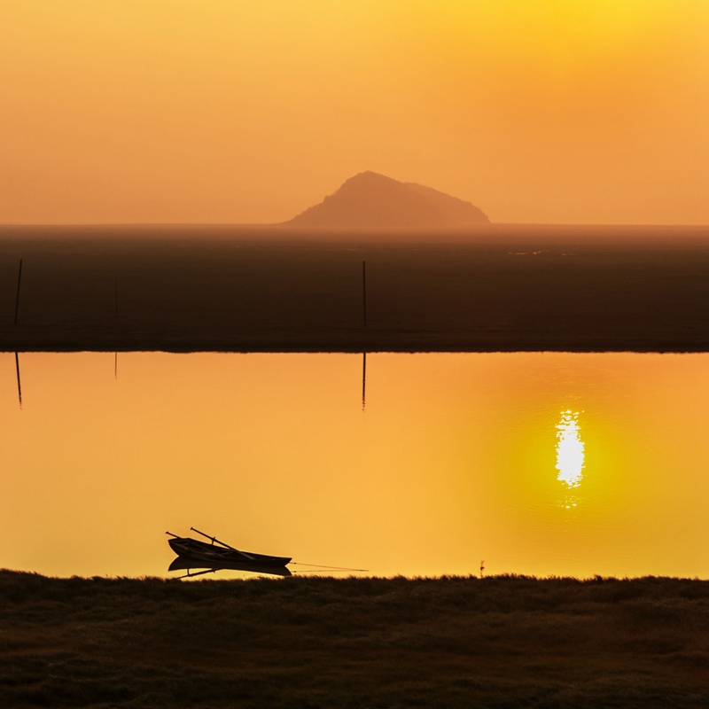 hk_c_孤舟 江西鄱陽湖畔 張應想.jpg