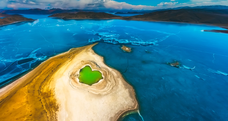 hk_c_羊湖之眼 西藏羊卓雍錯 趙必然.jpg