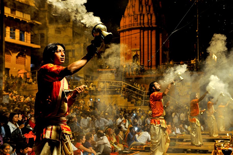hk_c_《恆河祭》 攝於印度瓦拉納西 黎鳴.jpg