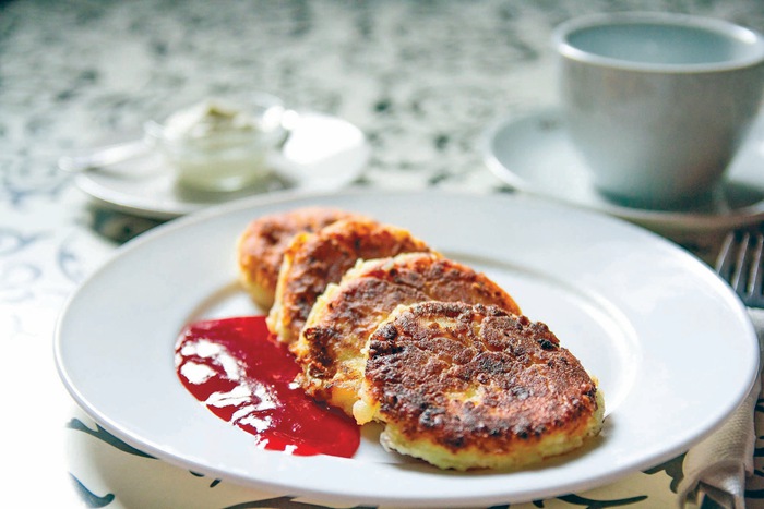 hk_c_Syrniki are farm-cheese pancakes. A favorite Russian dessert for breakfast@explore russia.jpg