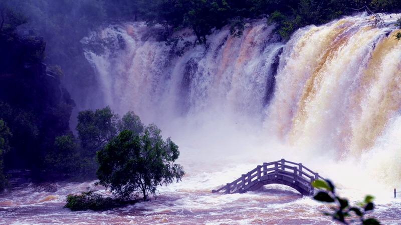 hk_c_飛流直下 黑龍江牡丹江鏡泊湖吊水樓瀑布 王士恩.jpg