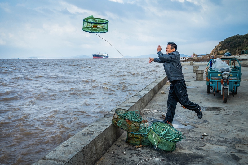 hk_c_拋蟹籠 李海寧.jpg