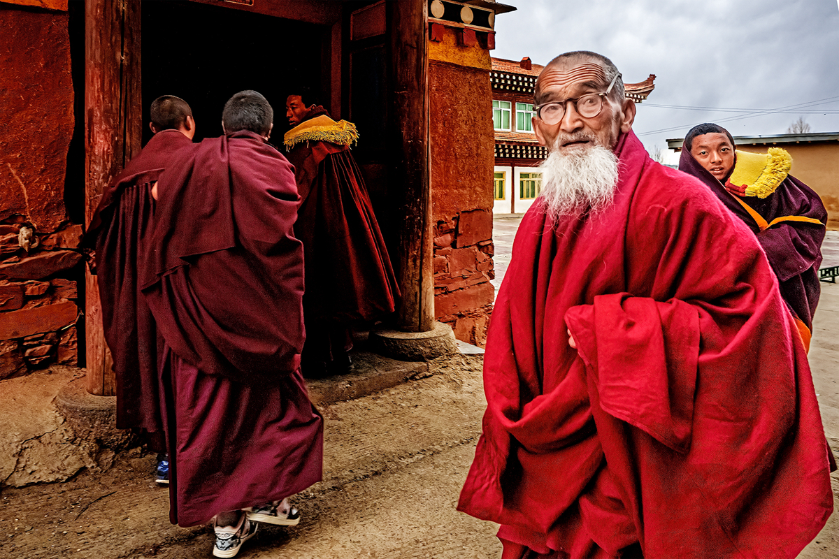hk_c_阿壩縣朗依寺的喇嘛 陸春南.jpg