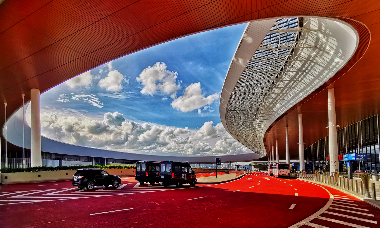 hk_c_1672986072995055411.jpg hk_c_港珠澳大橋珠海口岸 盧新河.jpg