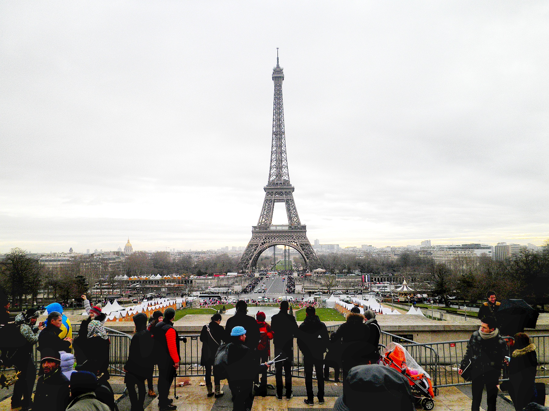 hk_c_細雨中的埃菲爾鐵塔 王開苗.jpeg