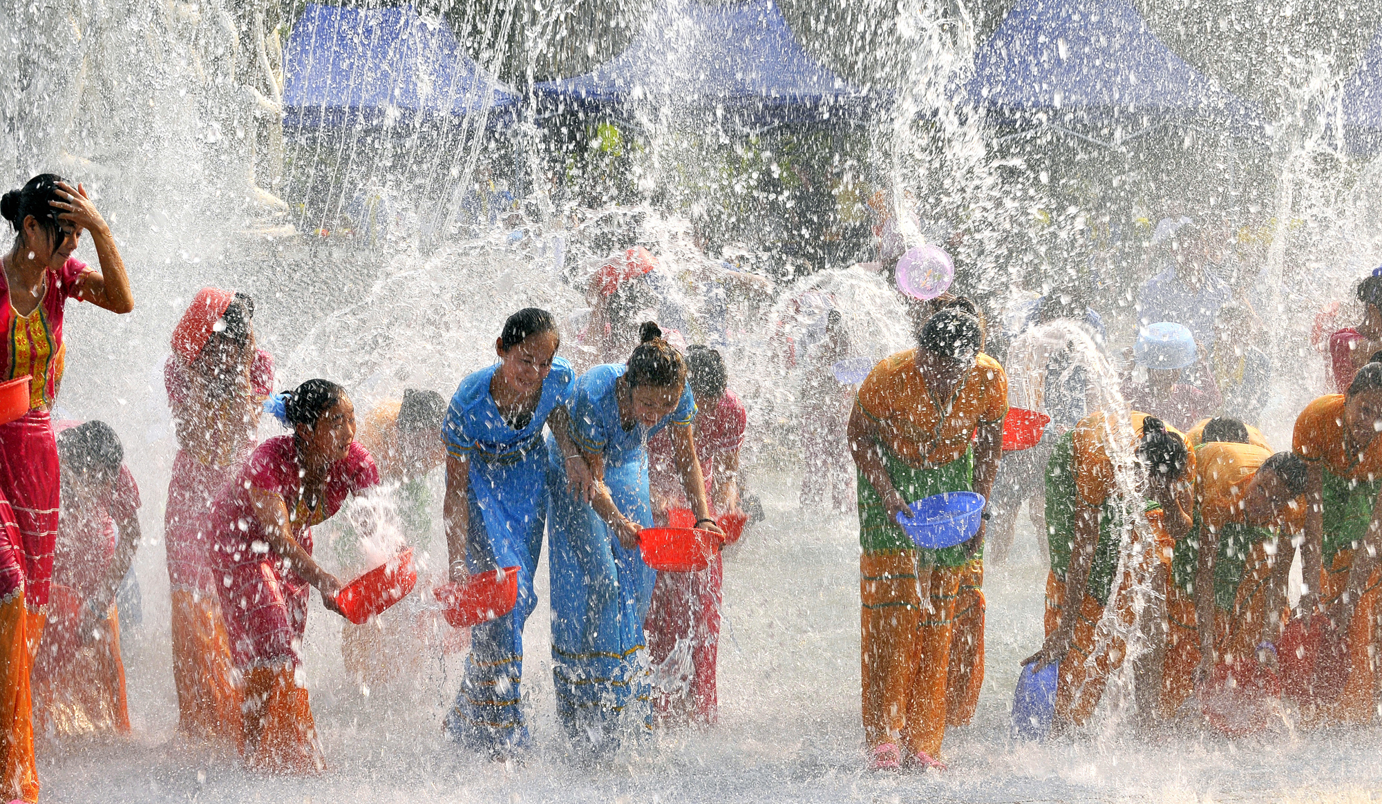 hk_c_雲南景洪傣族潑水節 吉久利.jpg