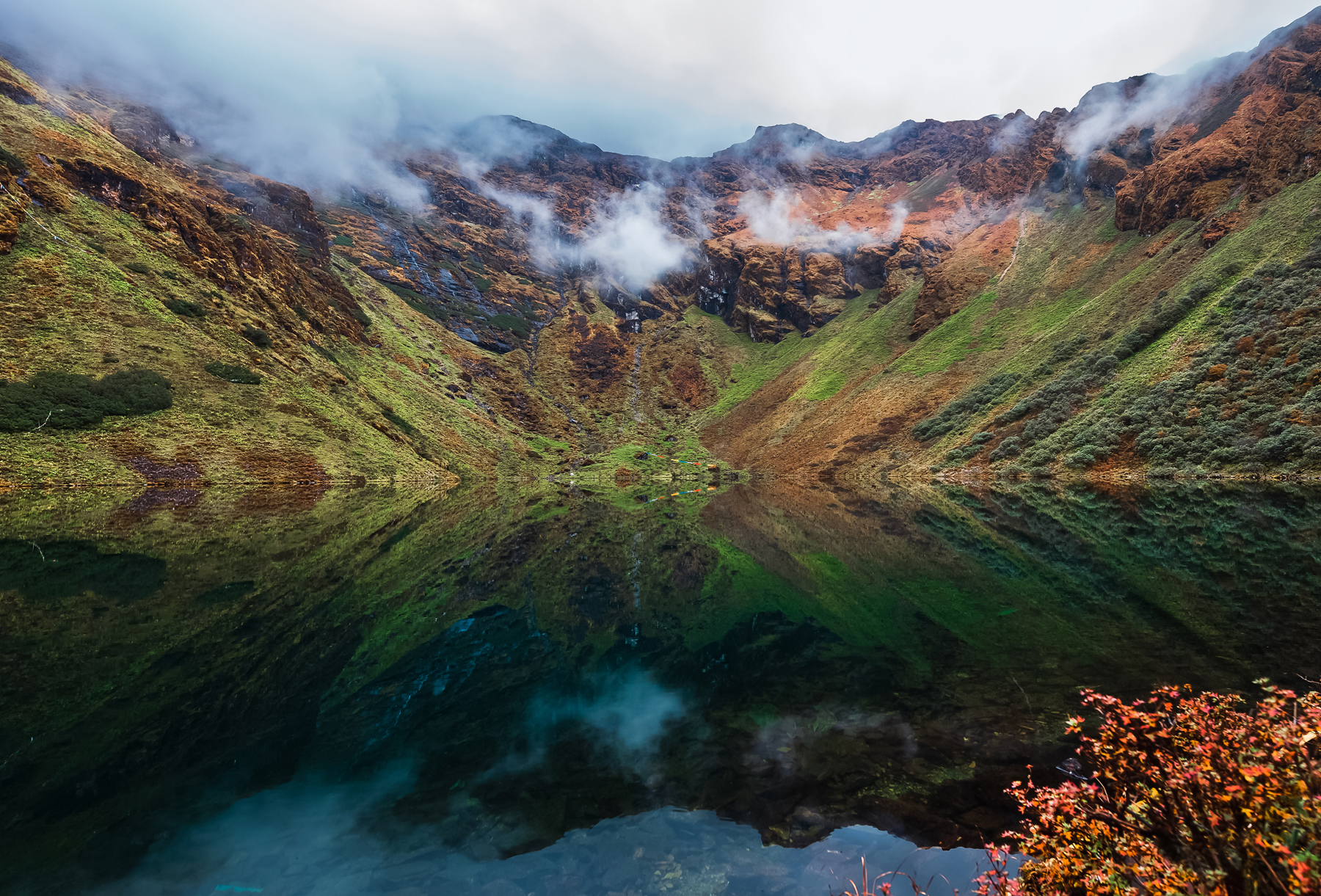 hk_c_西藏日喀則吉隆鎮郎吉措 行者.jpg